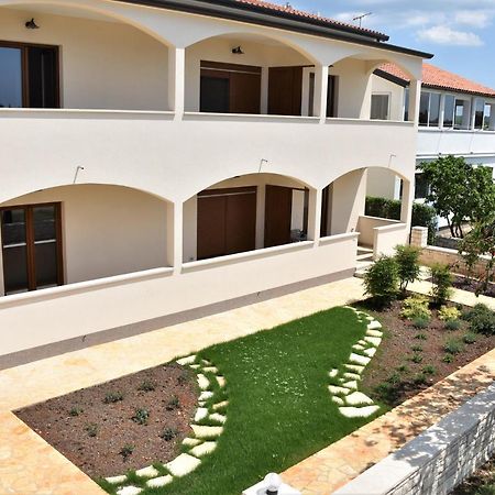 Apartmani Diana Novigrad Istria Extérieur photo