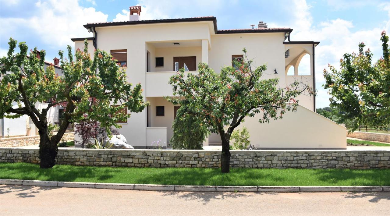 Apartmani Diana Novigrad Istria Extérieur photo